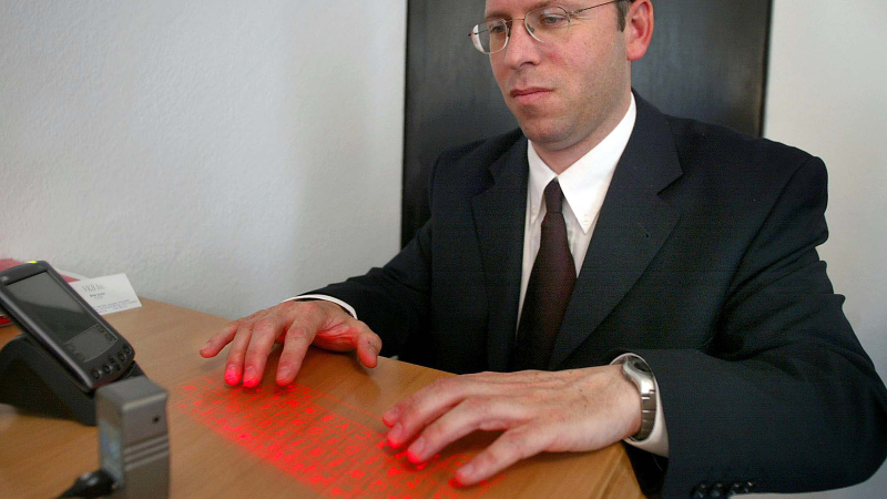 Illustration for article titled 10 Stupid, Crazy, Wonderful Gadget Fails